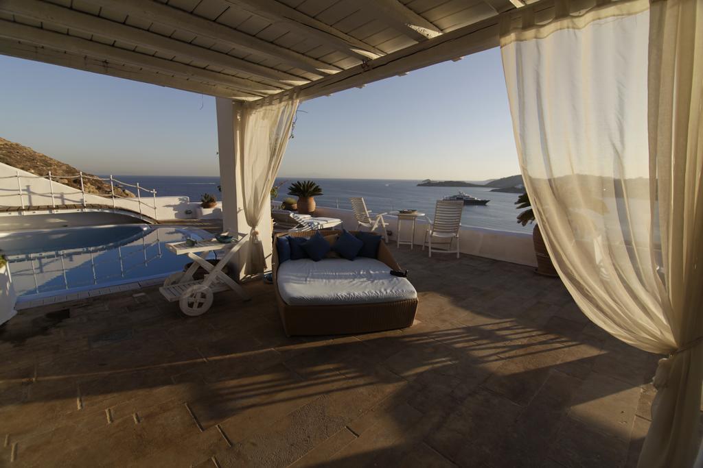 La Vie In Blue Villa Ornos  Room photo